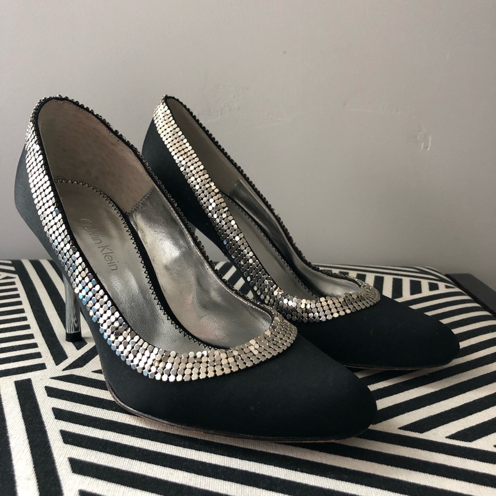 🌟🌟 CK Women’s (U.S size 6) satin black heels🌟🌟